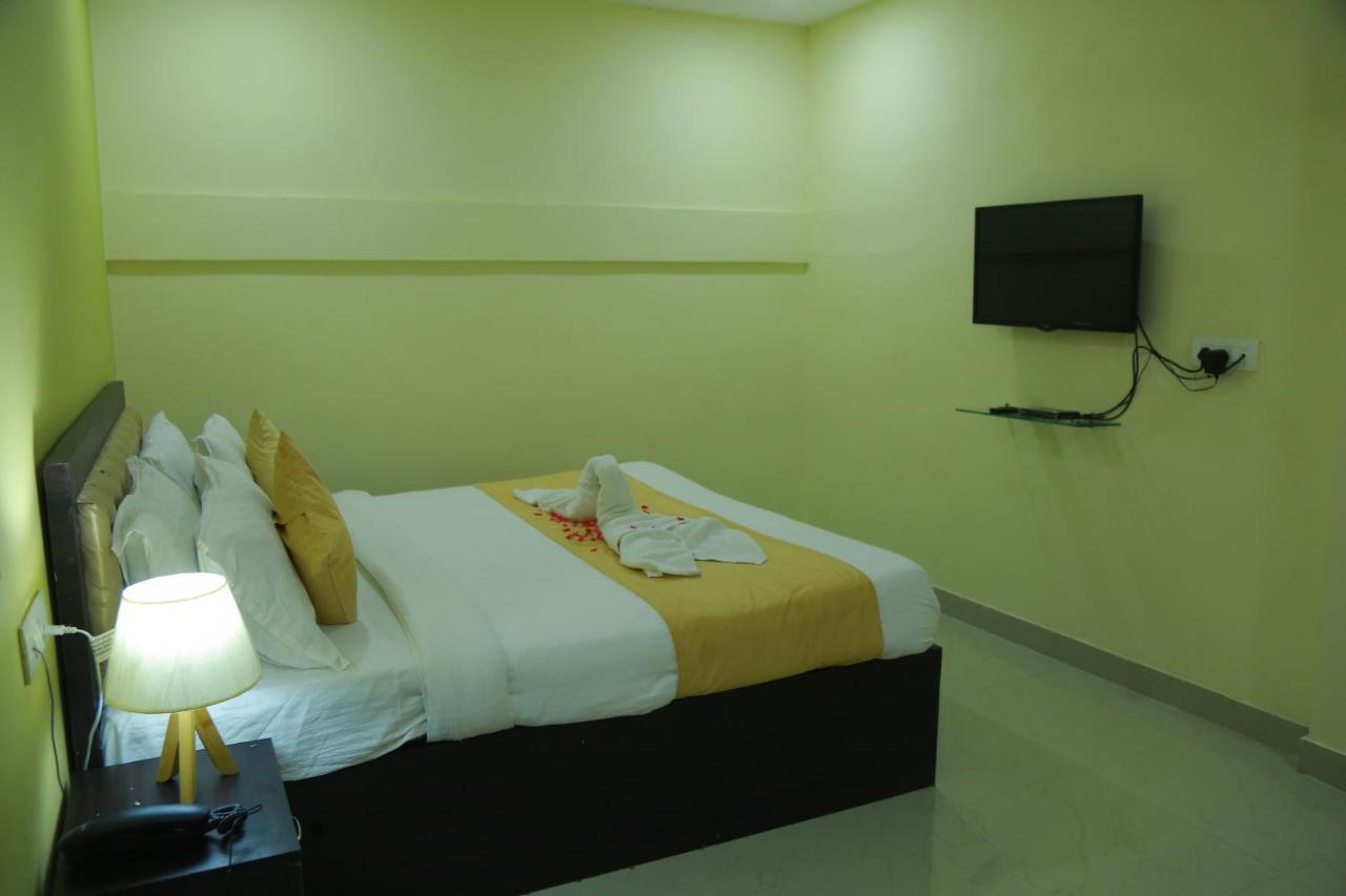 Hotel Sky Park Shamshabad Exterior photo