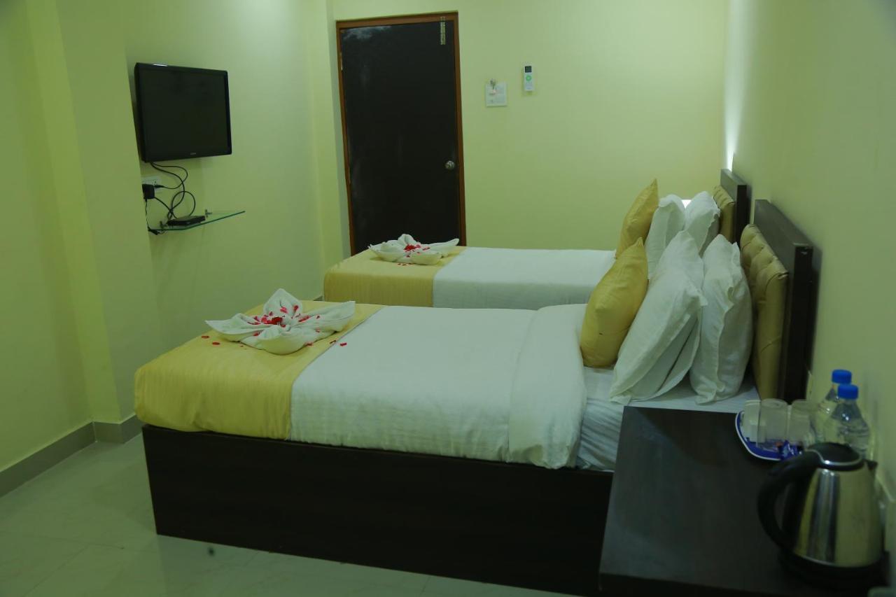 Hotel Sky Park Shamshabad Exterior photo