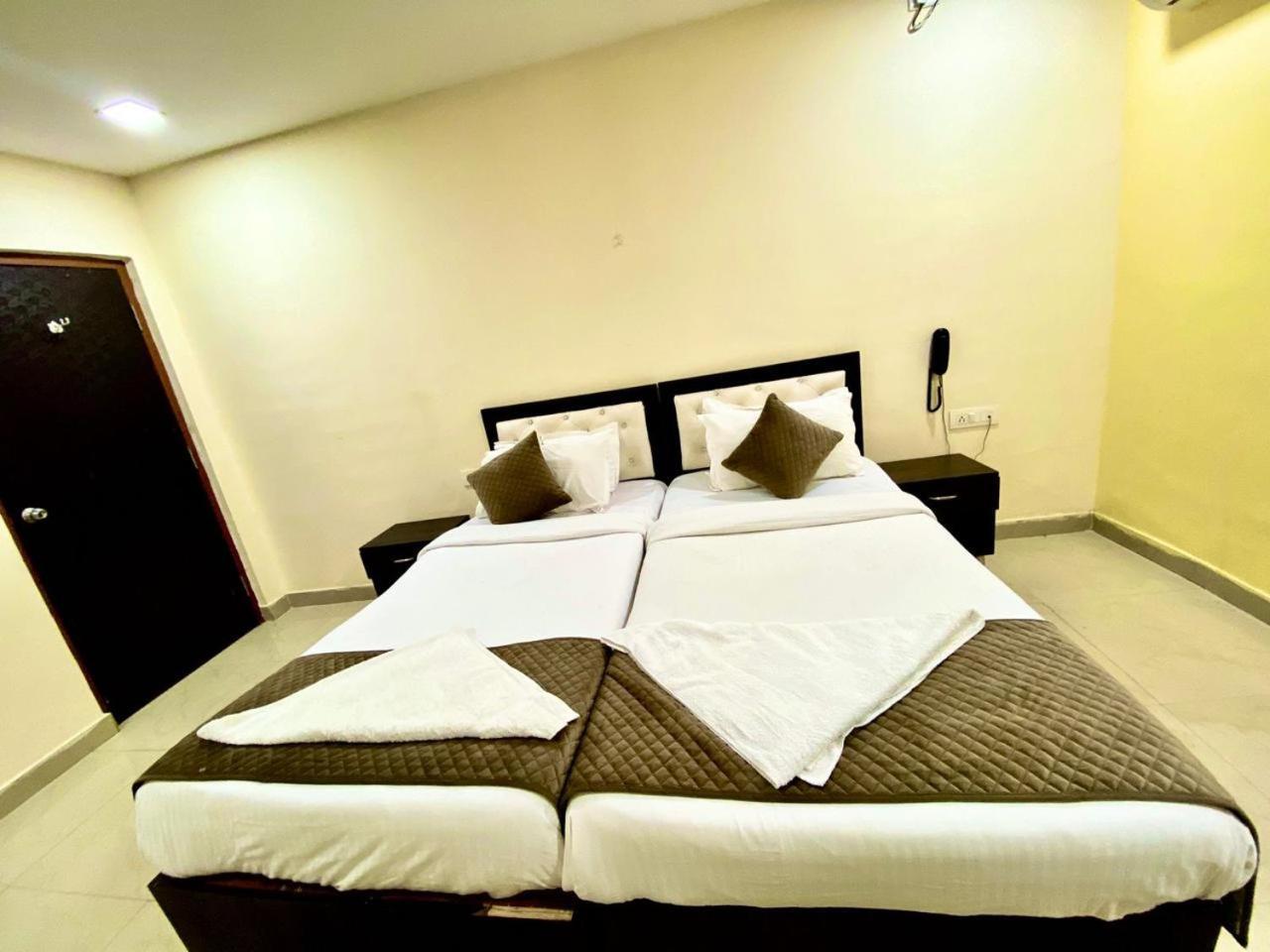 Hotel Sky Park Shamshabad Exterior photo