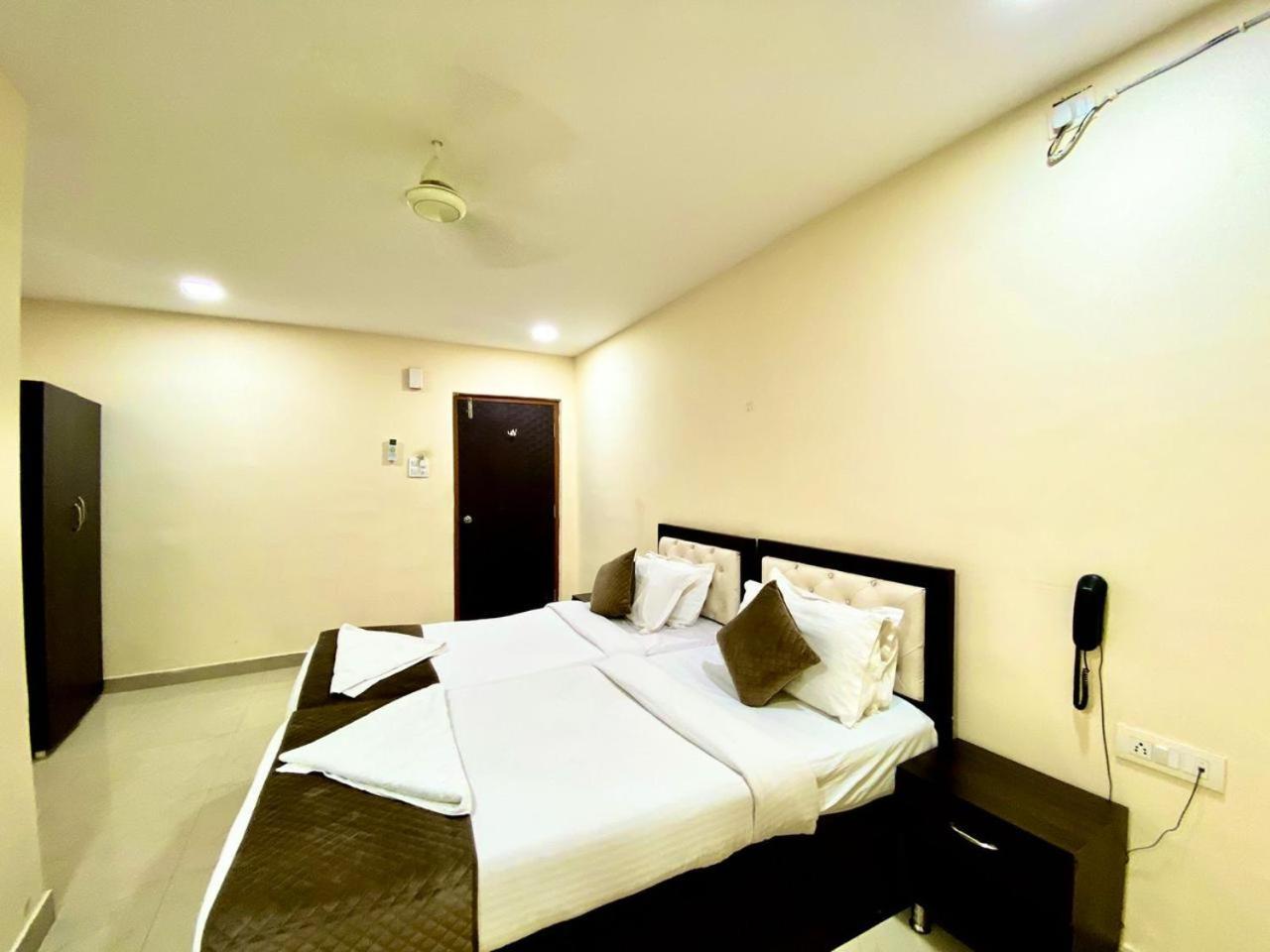 Hotel Sky Park Shamshabad Exterior photo